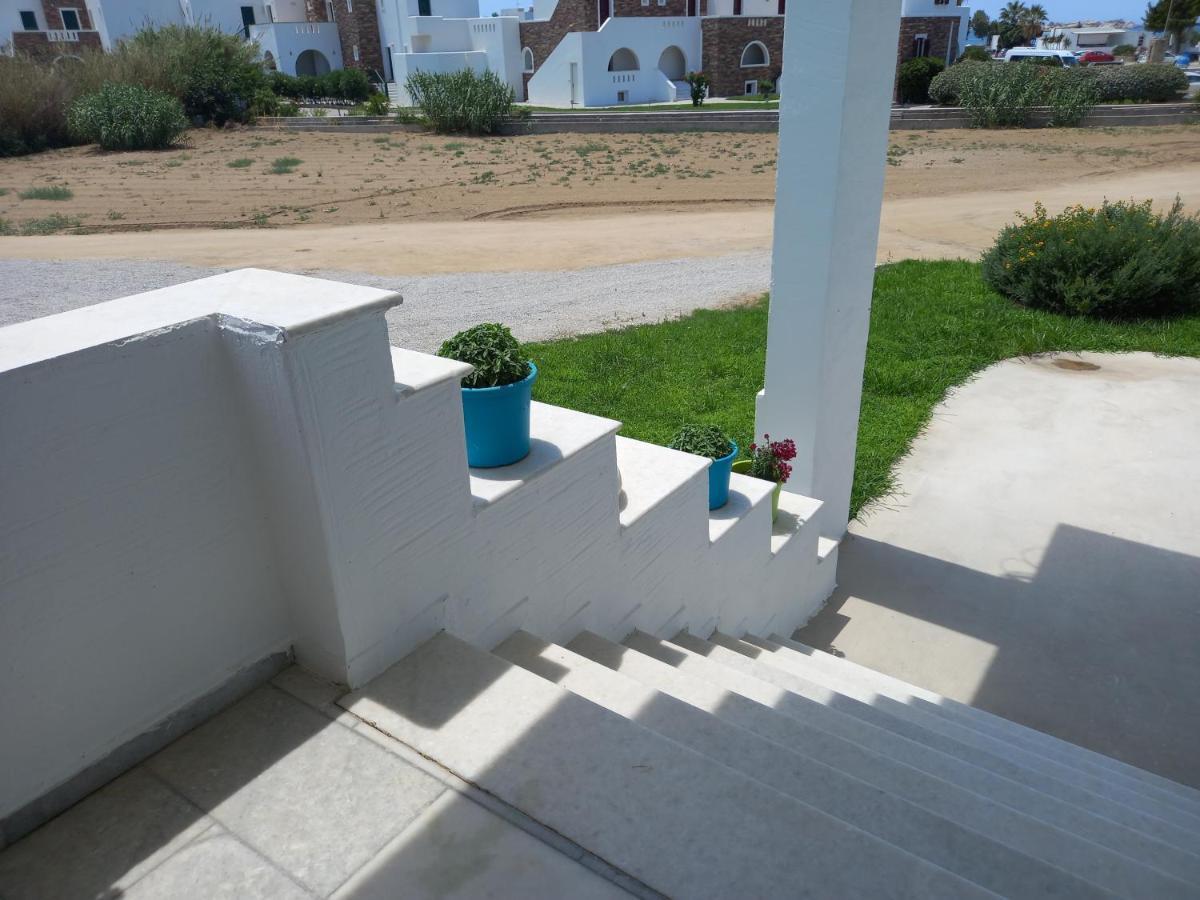 Joanna'S Rooms On The Beach Plaka  Exterior photo