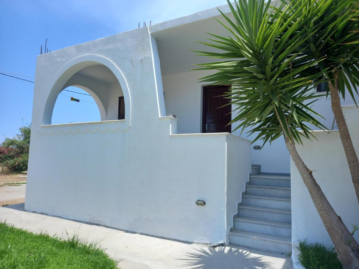 Joanna'S Rooms On The Beach Plaka  Exterior photo