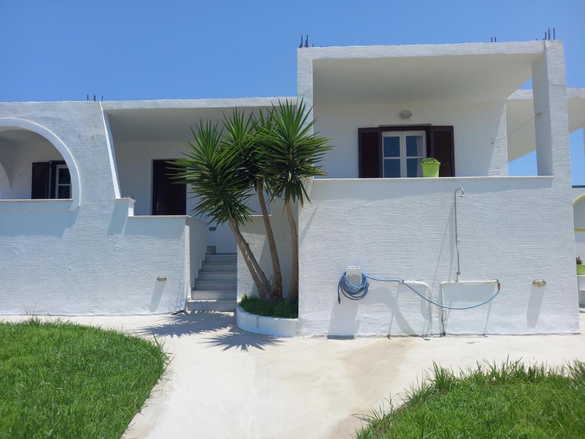 Joanna'S Rooms On The Beach Plaka  Exterior photo
