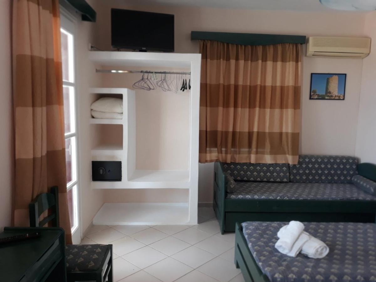 Joanna'S Rooms On The Beach Plaka  Exterior photo