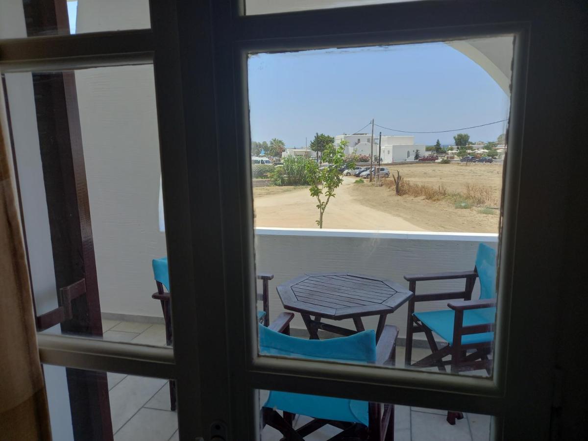 Joanna'S Rooms On The Beach Plaka  Exterior photo