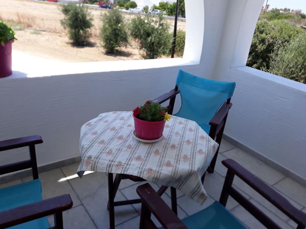 Joanna'S Rooms On The Beach Plaka  Exterior photo