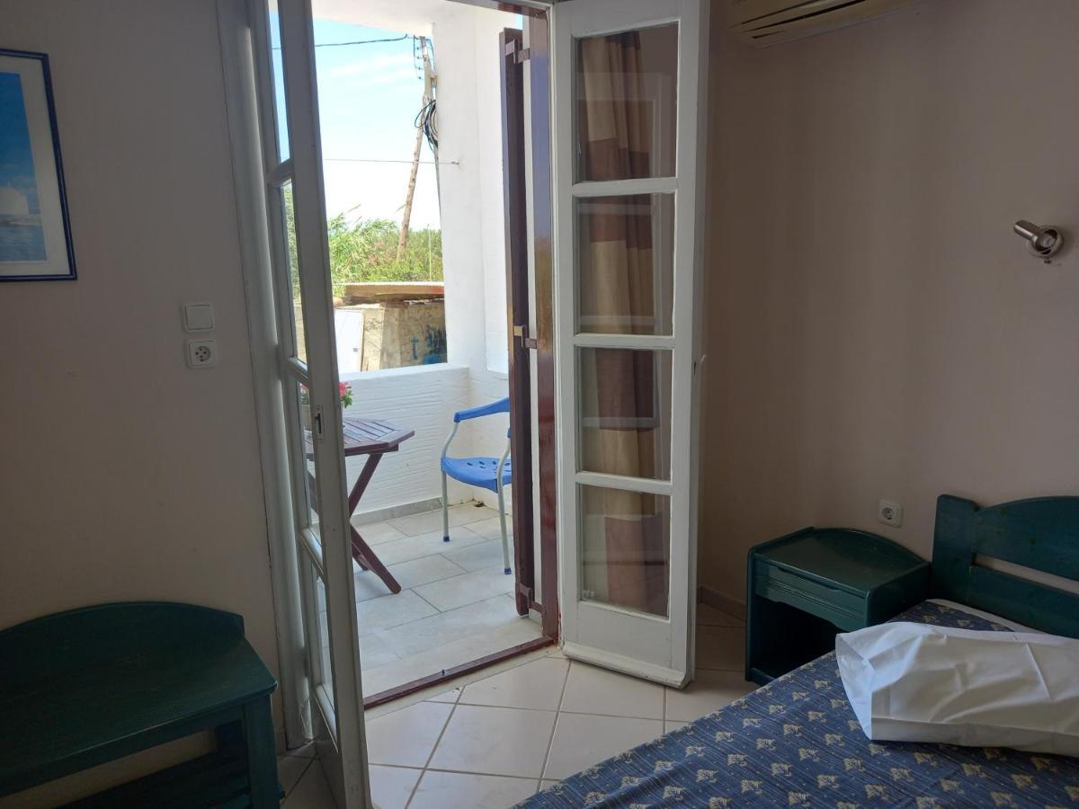 Joanna'S Rooms On The Beach Plaka  Exterior photo